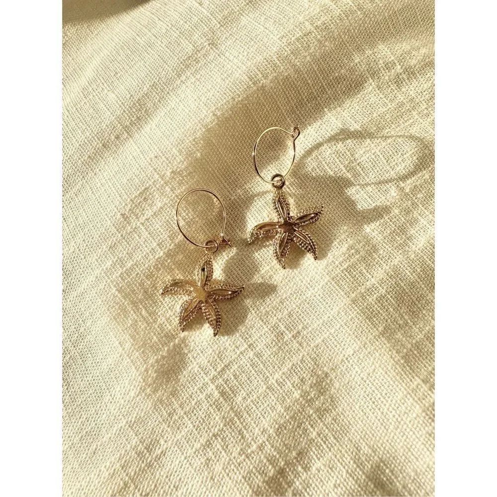 Cute starfish summer time dangle earrings
